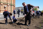 В Бузулуке продолжается акция "Сад памяти"