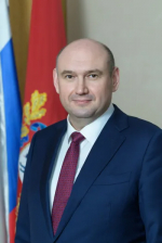 Евгений Солнцев поздравил оренбуржцев с Днем Государственного флага Российской Федерации
